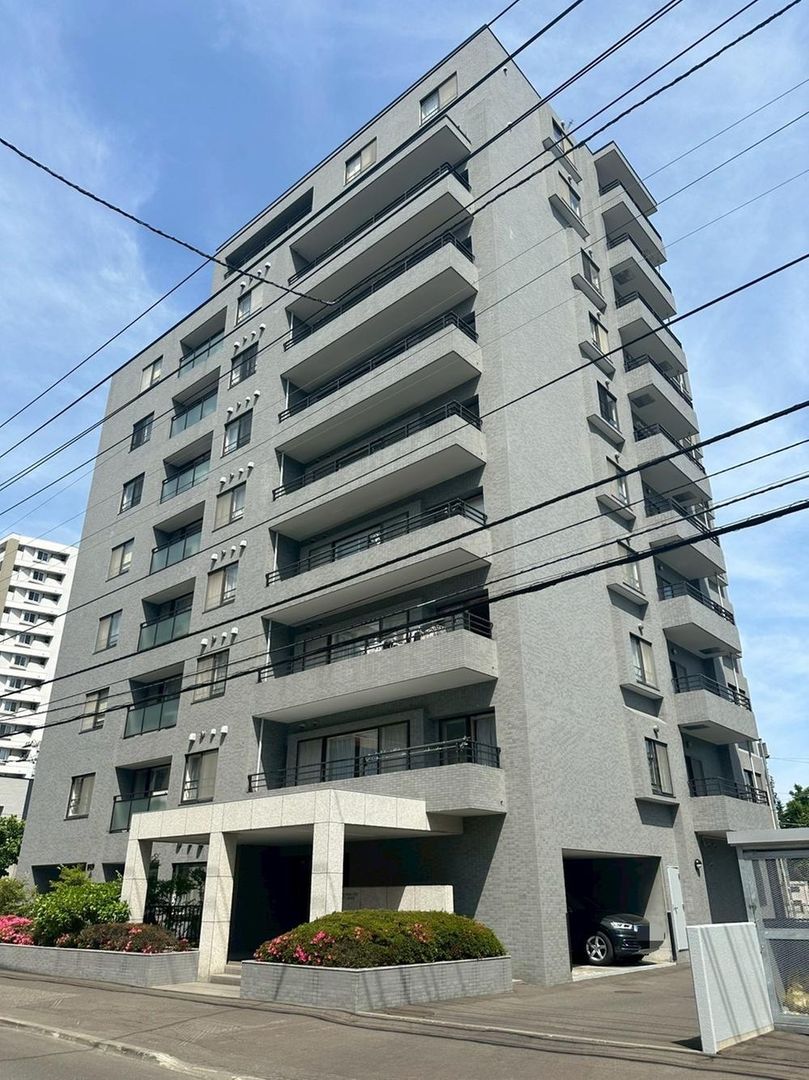 3LDK Apartment for Sale Near Maruyama Park, Sapporo - Thumbnail 3