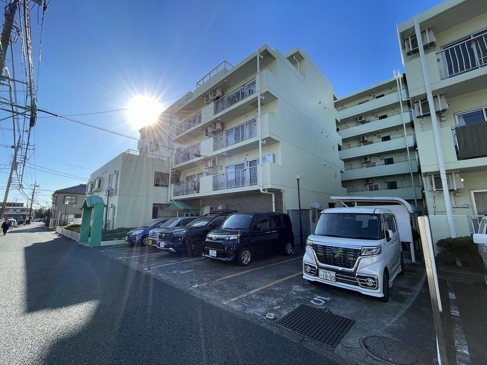 2LDK Renovated Apartment Near Sagami-Otsuka Station in Yamato - Thumbnail 2