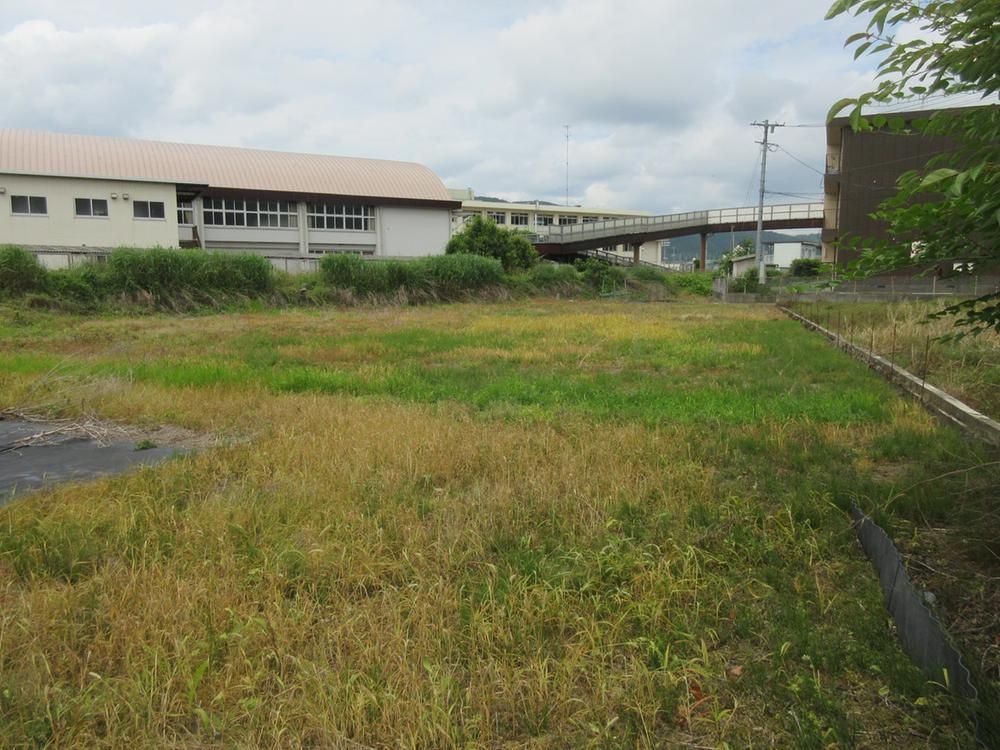 Large 1332 sqm Vacant Land in Miyoshi, Hiroshima for Sale - Thumbnail 2