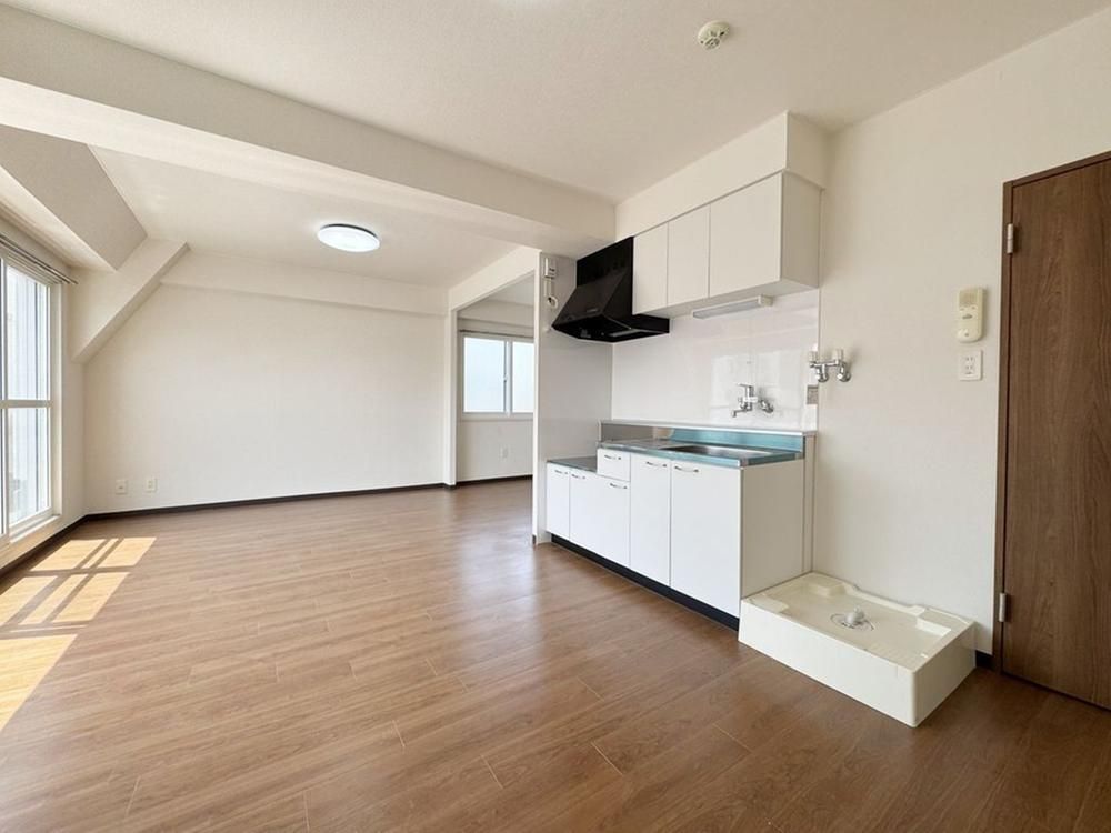 Renovated 1R Apartment in Central Sapporo, Hokkaido - Thumbnail 3