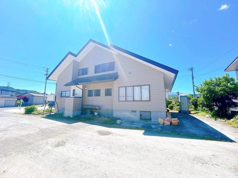 Spacious 6LDK Detached House in Yonezawa, Yamagata - Thumbnail 2