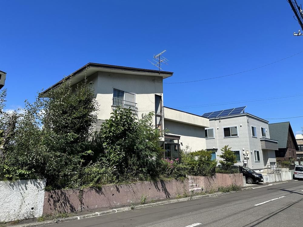 Land for Sale in Minami-ku, Sapporo - 220.91 sqm - Thumbnail 2