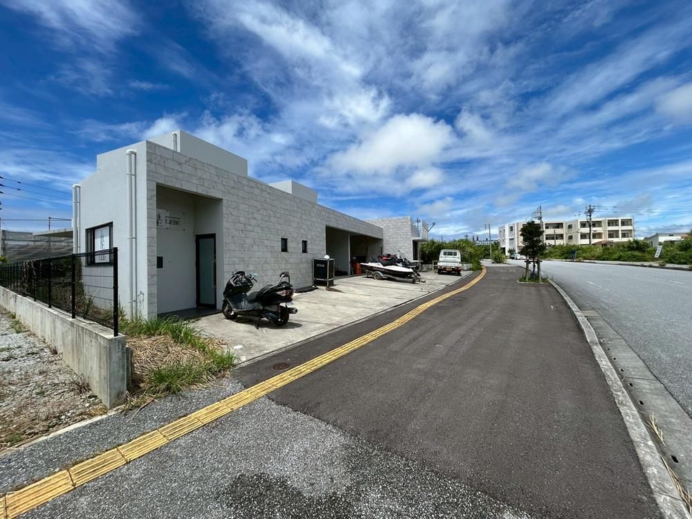 6LDK RC House for Sale in Yomitan, Okinawa - 255m2 - Thumbnail 2