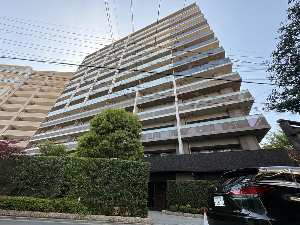 3LDK Apartment for Sale in Urawa-ku, Saitama City - Thumbnail 2