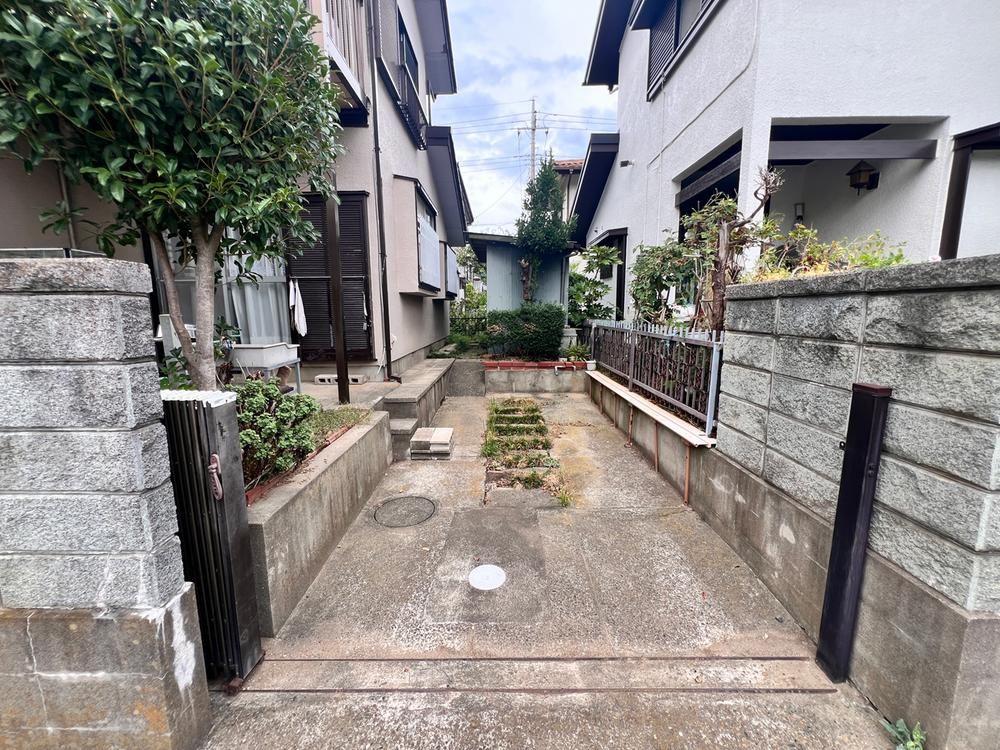 4LDK Detached House for Sale in Toride, Ibaraki - 106.81 sqm - Thumbnail 2