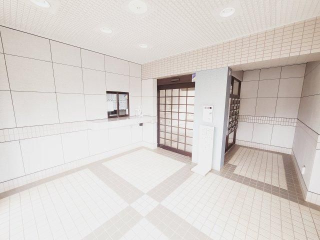 Renovated 3LDK Apartment in Narashino, Chiba - 25,990,000 Yen - Thumbnail 2