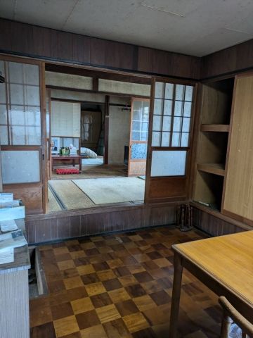 Spacious 9DK Wooden House with Land in Minamiawaji, Hyogo - Thumbnail 4