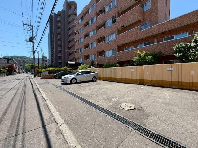 Renovated 2LDK Apartment in Chuo Ward, Sapporo - Thumbnail 3