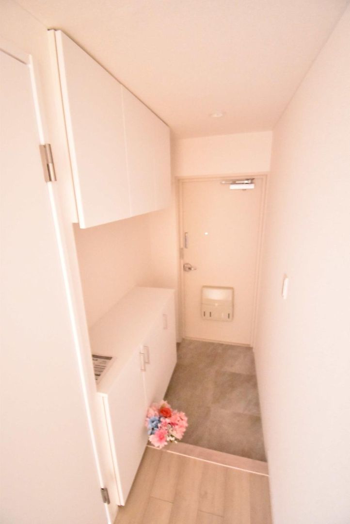 Renovated 2LDK Apartment in Minami-Ota, Yokohama - Thumbnail 3