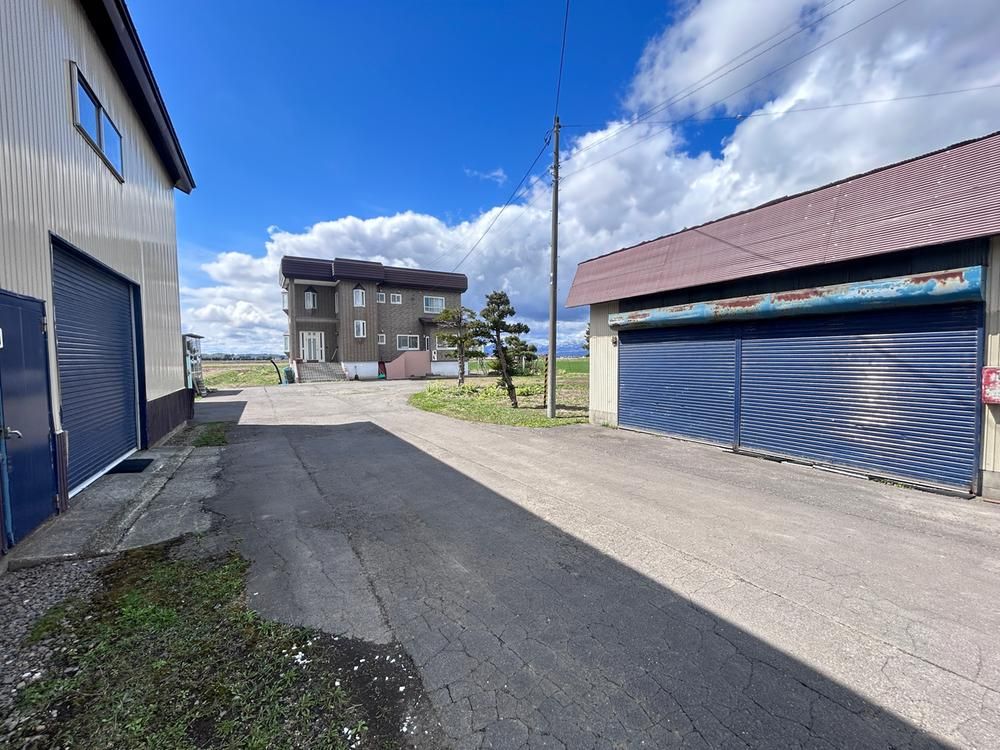 6LDK Detached House with Large Land in Takikawa, Hokkaido - Thumbnail 4