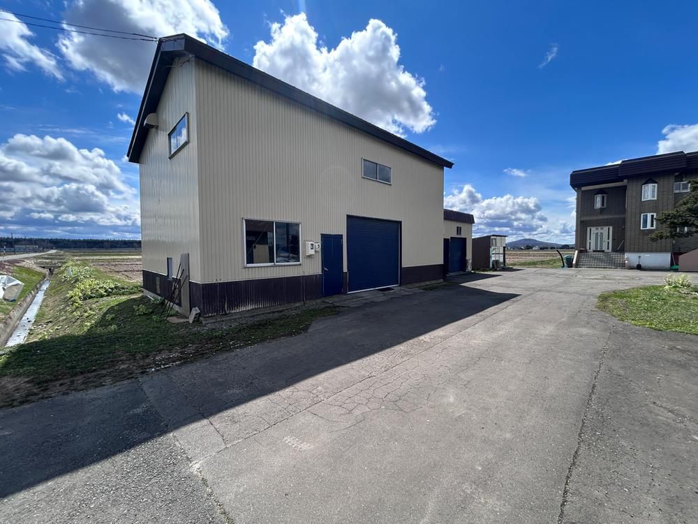 6LDK Detached House with Large Land in Takikawa, Hokkaido - Thumbnail 2