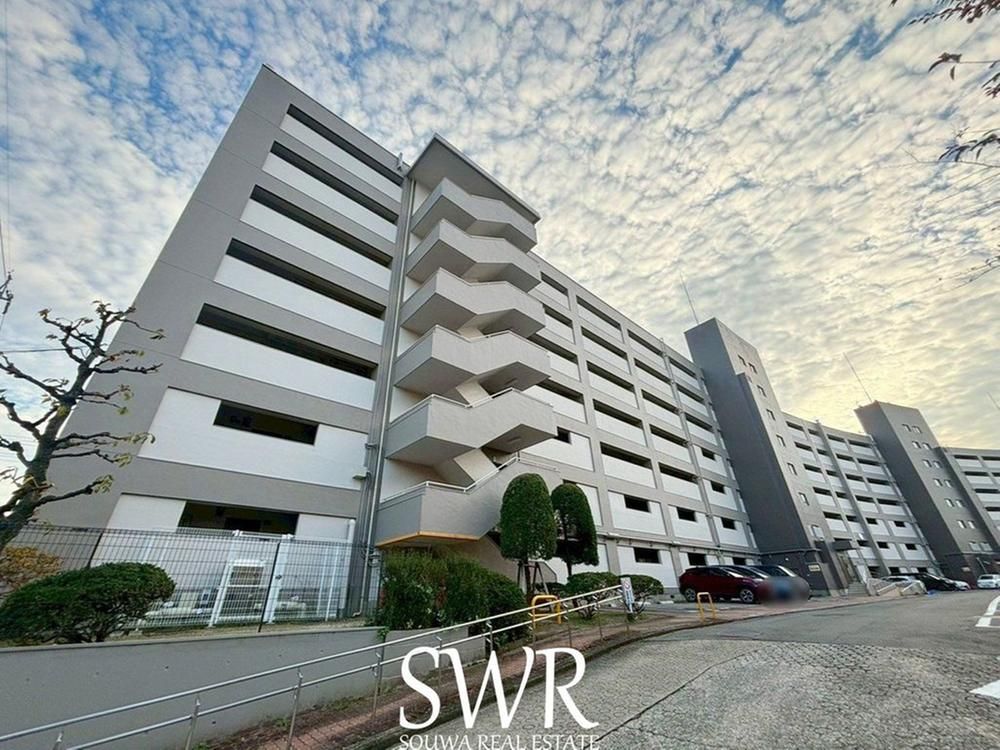 Renovated 2LDK Apartment Near Kamishidori Station, Nagoya - Thumbnail 2