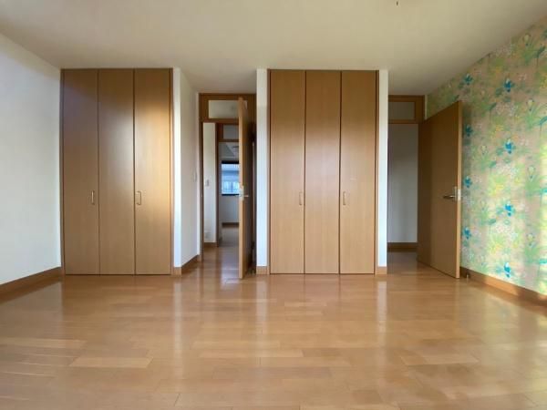 6LDK Two-Generation House for Sale in Toyokawa, Aichi - Thumbnail 2