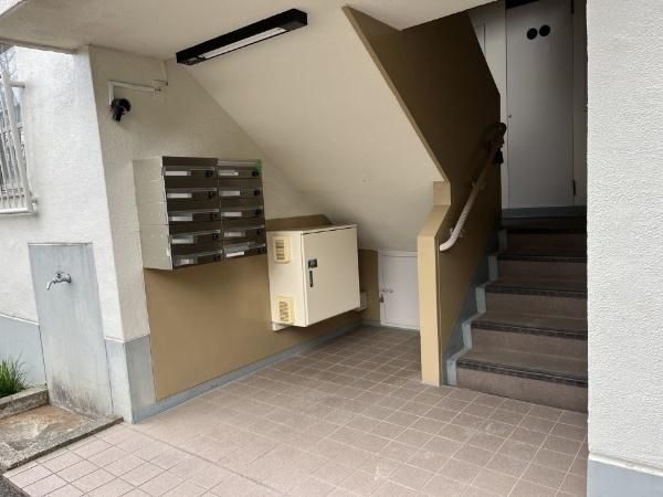 Renovated 3LDK Apartment in Kawasaki Near Yuri-ga-oka Station - Thumbnail 3