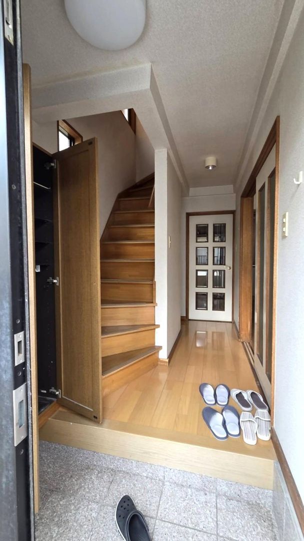Renovated 3DK House in Chofu with Garage Near Tsutsujigaoka Station - Thumbnail 3