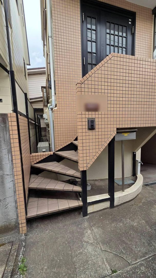 Renovated 3DK House in Chofu with Garage Near Tsutsujigaoka Station - Thumbnail 2