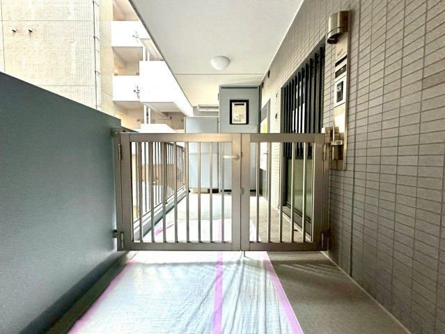 Renovated 3LDK Apartment Near Tsurumi Ichiba Station Yokohama - Thumbnail 4