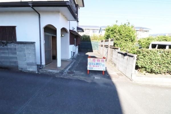 4.8 Million Yen 4DK House with Large Garden in Fuji City - Thumbnail 2