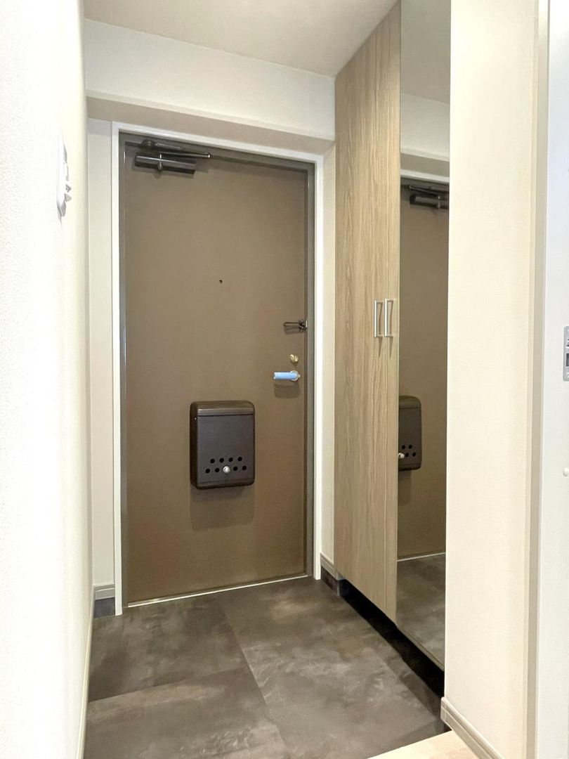 Renovated 2LDK Apartment for Sale near JR Iwakuni Station - Thumbnail 2