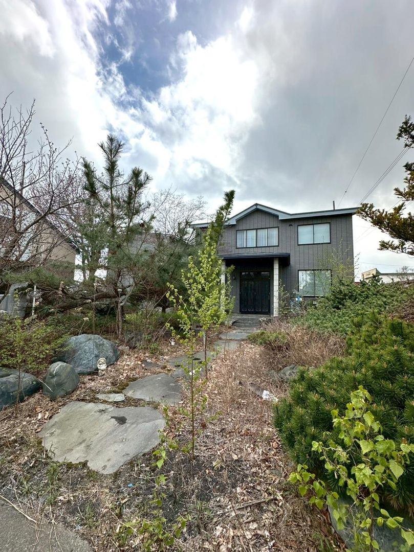 7LDK House for Sale in Tomakomai, Hokkaido - 115.8m2 - Thumbnail 2