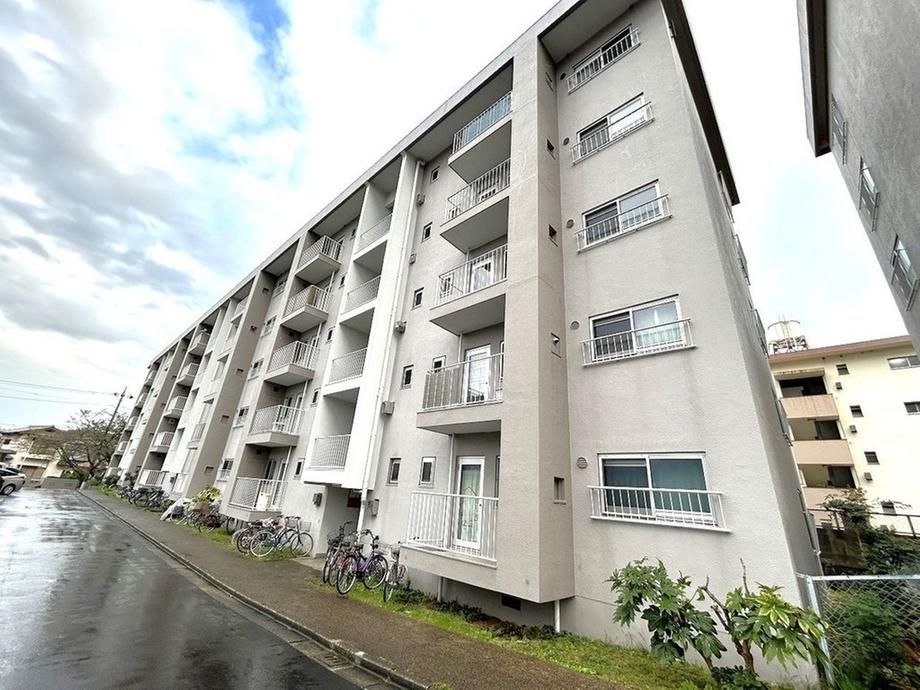 3LDK Apartment for Sale in Funabashi, Chiba Prefecture - Thumbnail 2