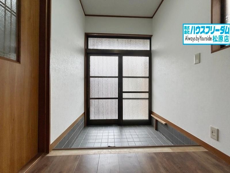 5DK Renovated Family House for Sale in Sakai, Osaka - Thumbnail 3
