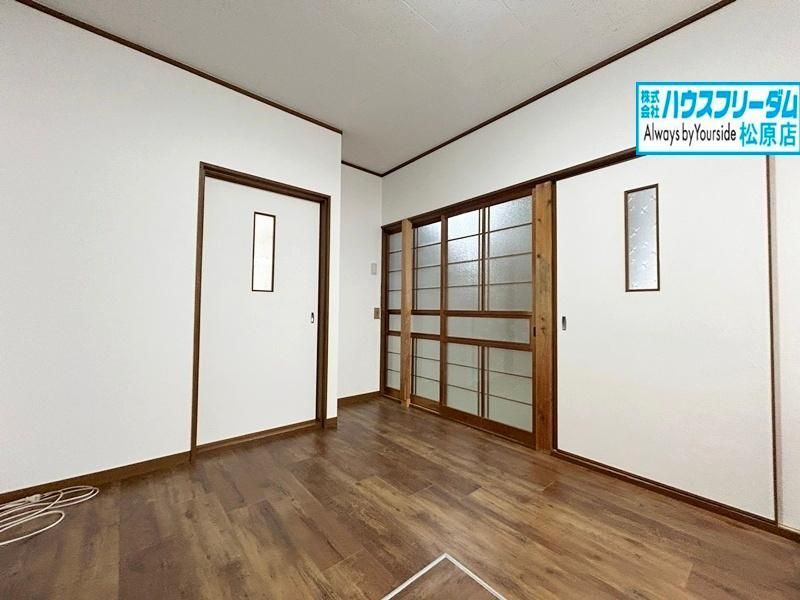 5DK Renovated Family House for Sale in Sakai, Osaka - Thumbnail 4