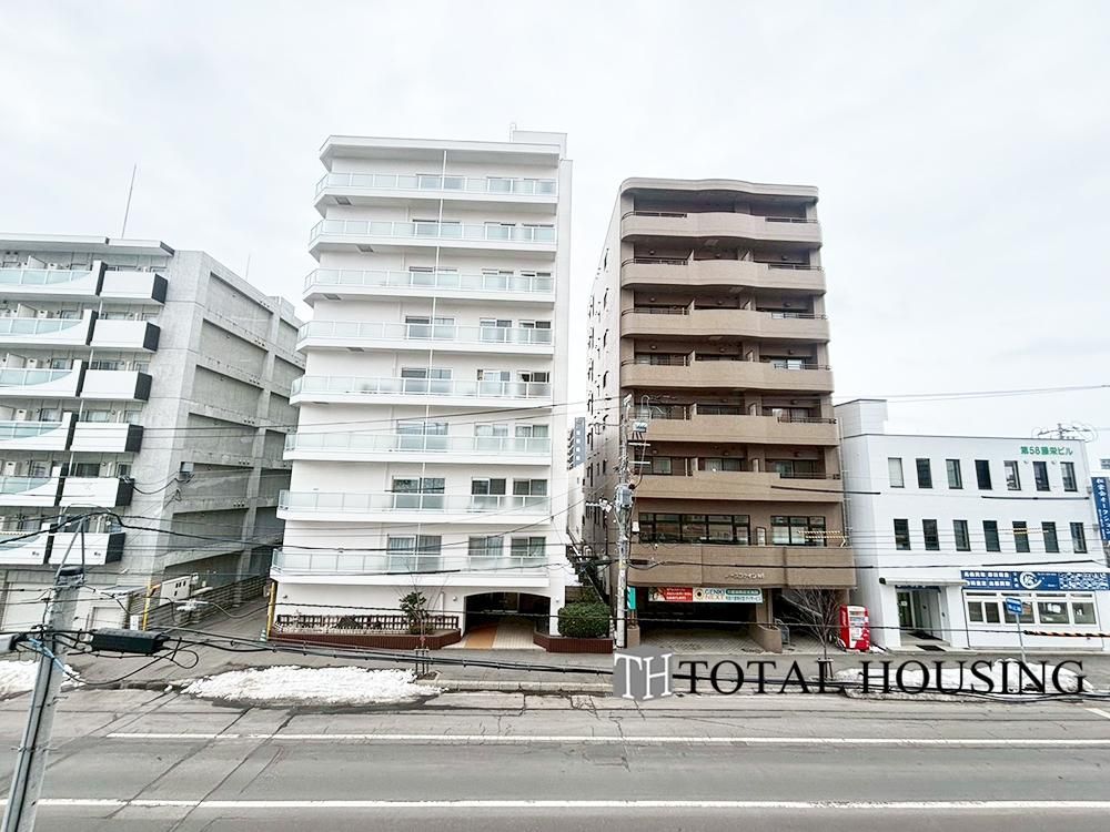 Renovated 3LDK Apartment for Sale in Central Sapporo, Hokkaido - Thumbnail 3