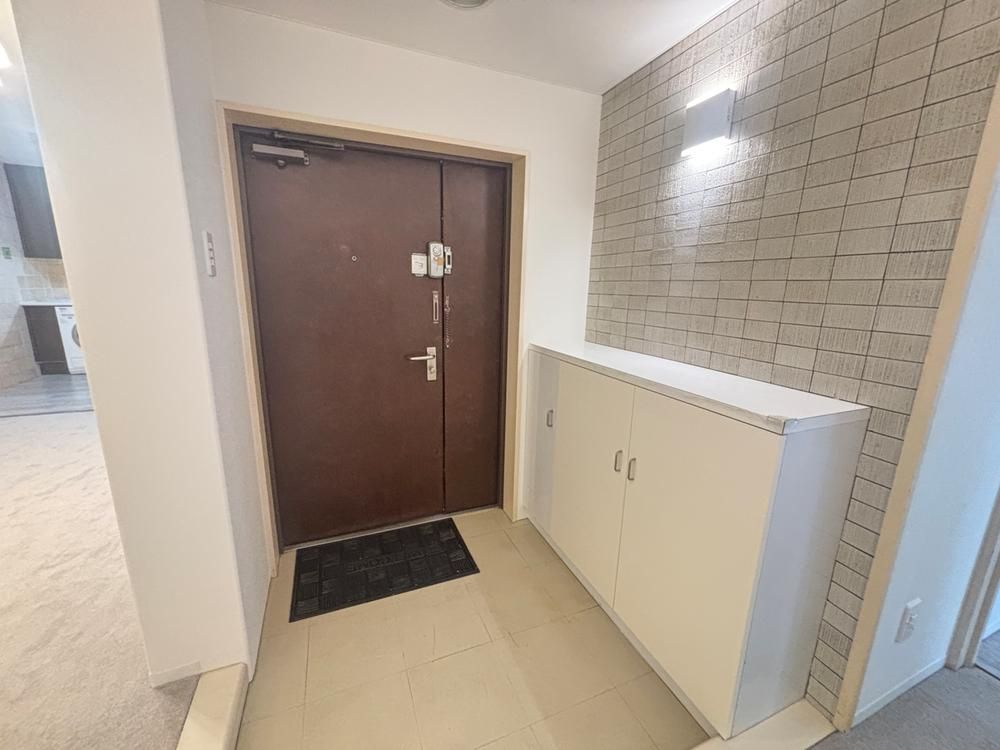 Renovated 4DK Apartment with River View in Miyazaki City - Thumbnail 2