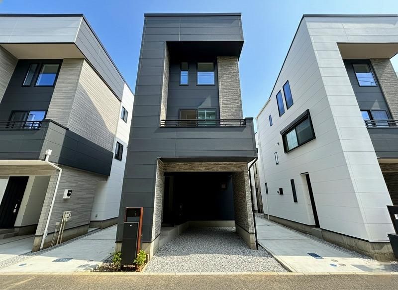 Land for Sale in Yokohama Yamate - 45.2M & 50.9M Yen Plots - Thumbnail 2