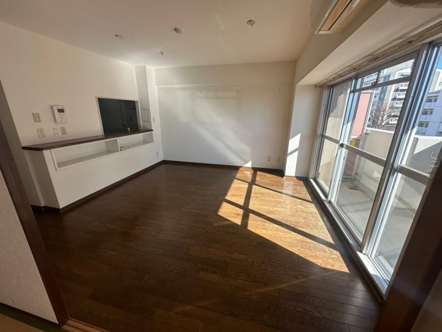 3LDK Apartment for Sale in Narashino, Chiba - 70.94m2 - Thumbnail 2