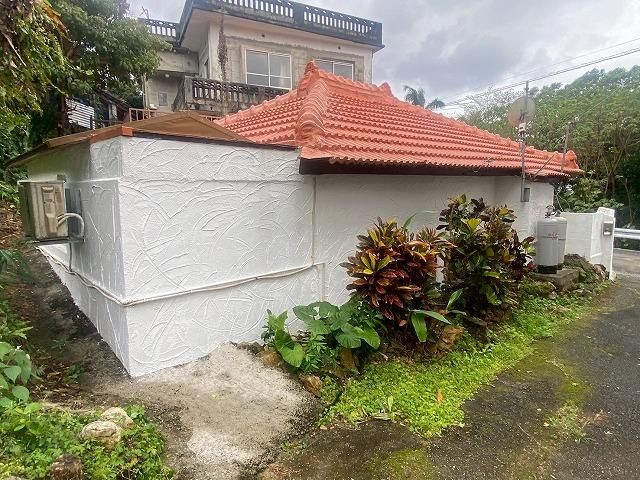 1DK Concrete House for Sale in Motobu, Okinawa – 140m² Land - Thumbnail 2