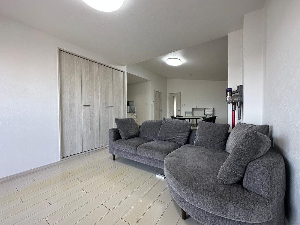 Renovated 3LDK Apartment in Hirakata, Osaka Prefecture - Thumbnail 4