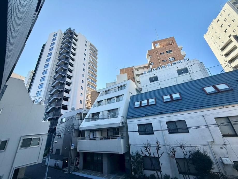 Aménité ŌTsuka 1K Apartment for Sale in Toshima, Tokyo - Thumbnail 3
