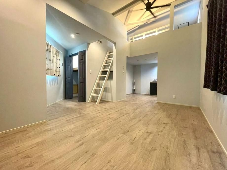 1LDK Detached House with Ocean View in Uruma City, Okinawa - Thumbnail 3