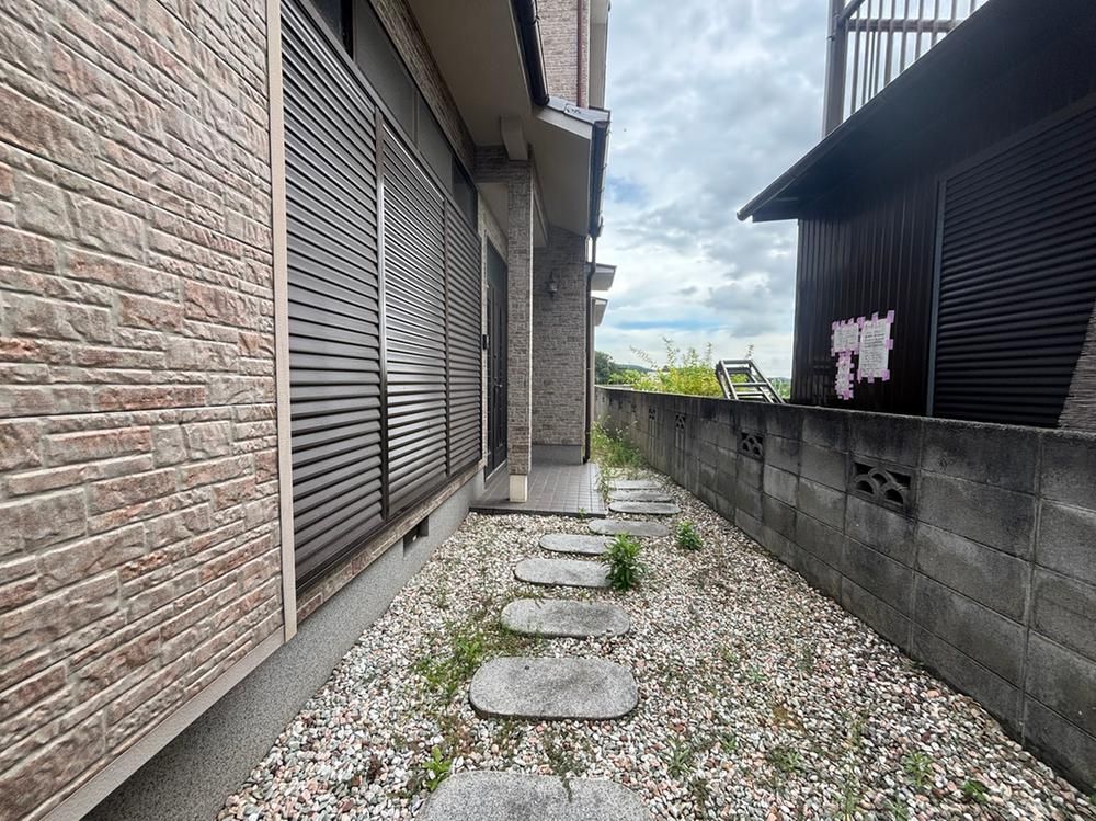 4LDK Detached House for Sale in Takasago, Hyogo - 780万円 - Thumbnail 3