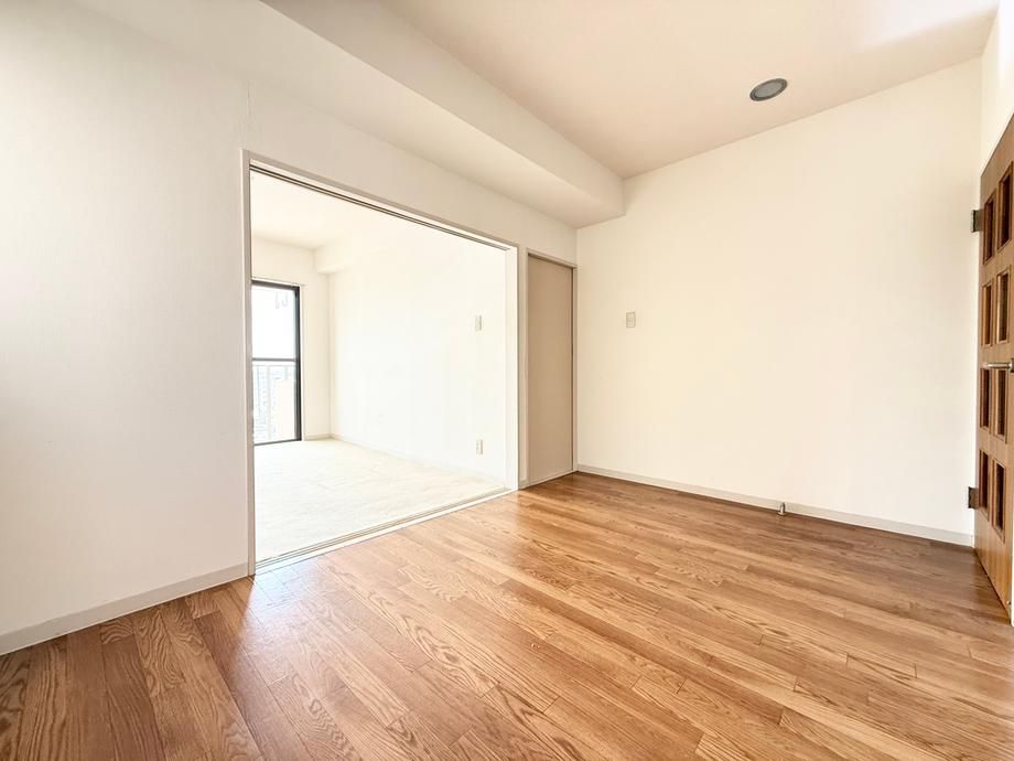 2DK Apartment for Sale in Totsuka-ku, Yokohama - 39.4m2 - Thumbnail 3