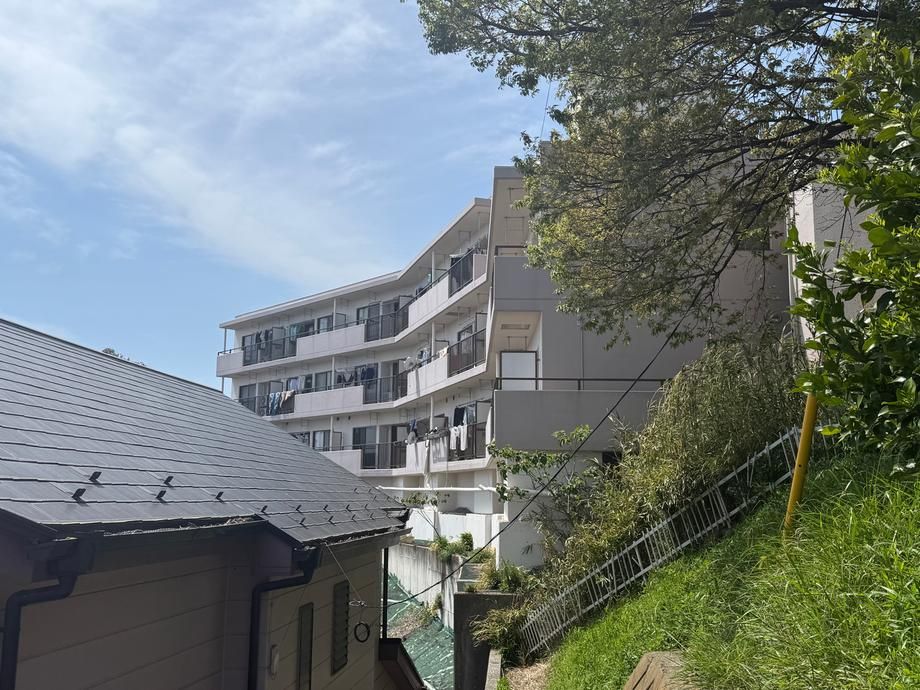 2DK Apartment for Sale in Totsuka-ku, Yokohama - 39.4m2 - Thumbnail 2