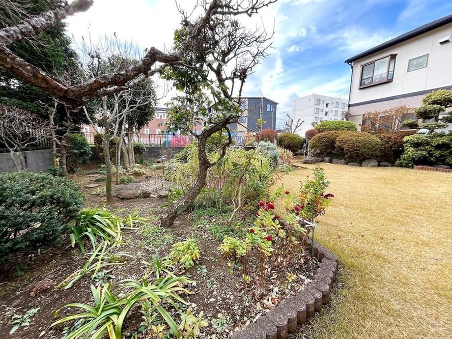 Spacious 359m2 Land Plot for Sale in Ome City, Near Kawabe Station - Thumbnail 3