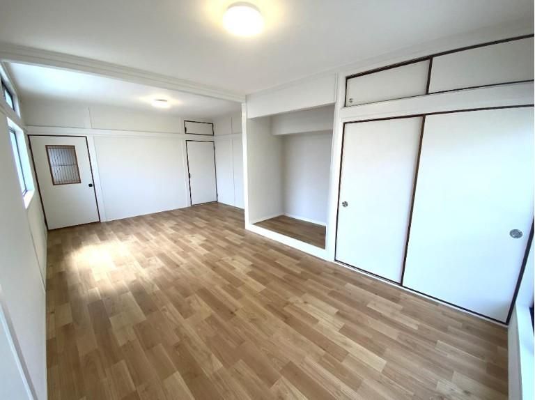 Renovated 3LDK House for Sale in Joto Ward, Osaka - Thumbnail 4