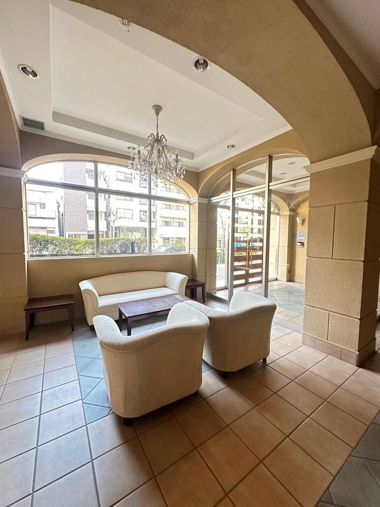 2LDK Apartment for Sale in Kanagawa-ku, Yokohama - 61m2 with Mount Fuji Views - Thumbnail 4