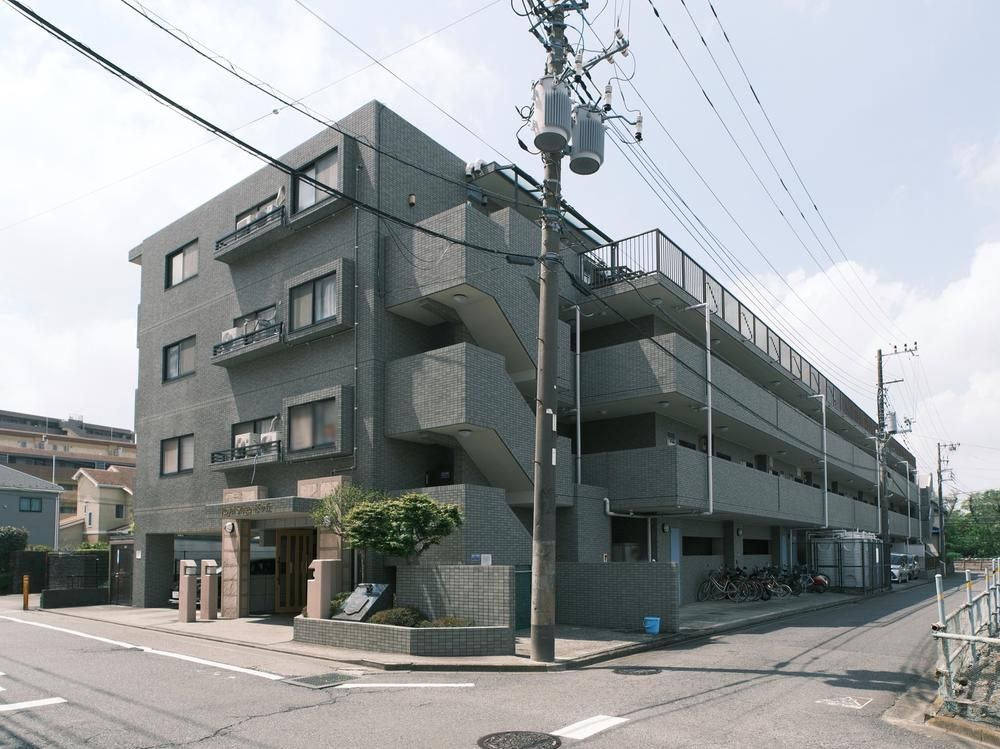 2LDK Apartment for Sale in Yamato City, Kanagawa - Thumbnail 3