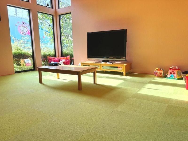 Top-Floor 2LDK Apartment for Sale in Takatsuki, Osaka - Thumbnail 4