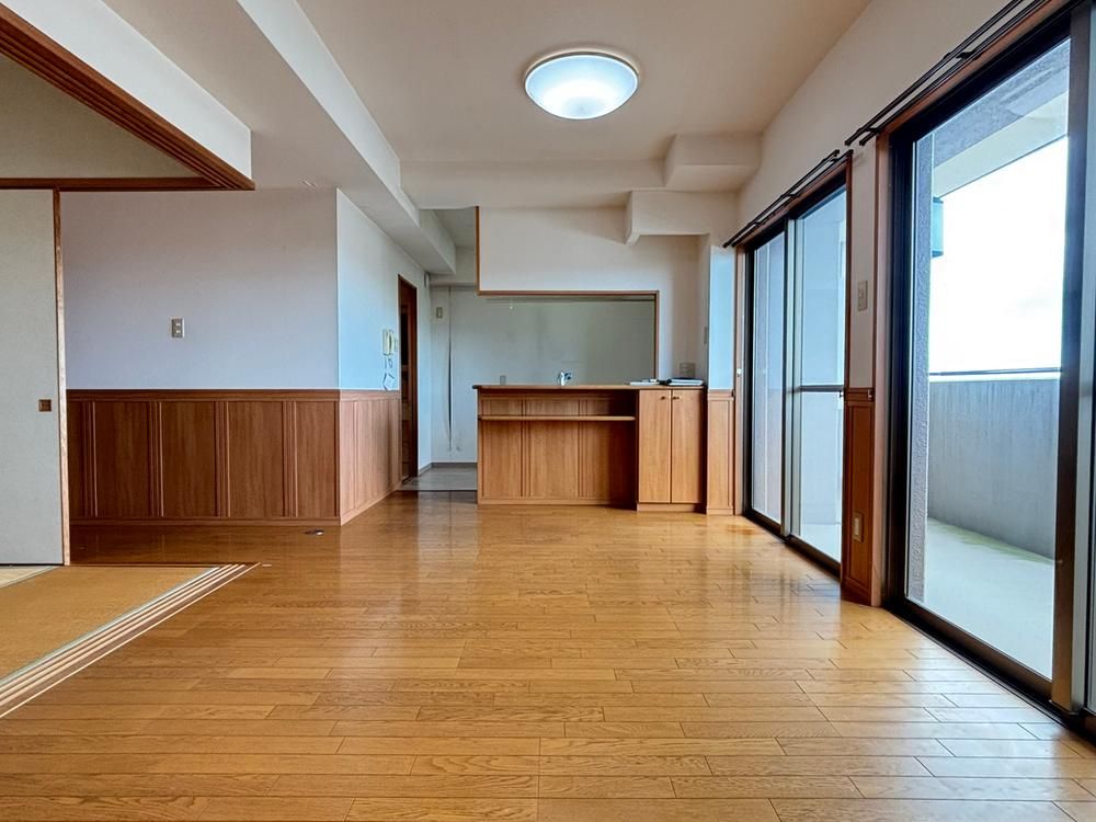 3LDK Top Floor Apartment for Sale in Miyazaki City - Thumbnail 3