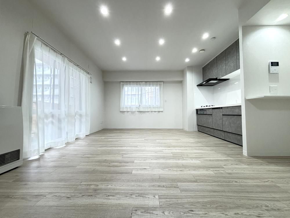 3LDK Renovated Apartment in Sapporo Chūō-ku, Sōen Area - Thumbnail 3