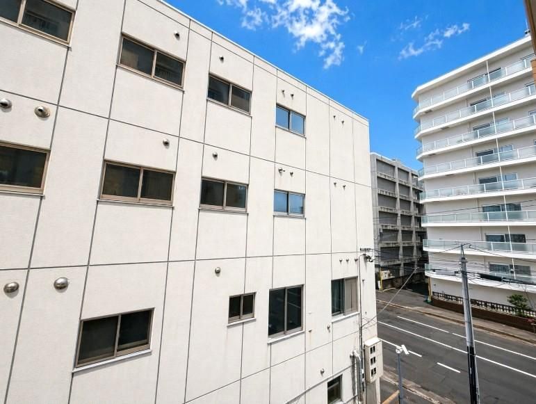 3LDK Renovated Apartment in Sapporo Chūō-ku, Sōen Area - Thumbnail 2
