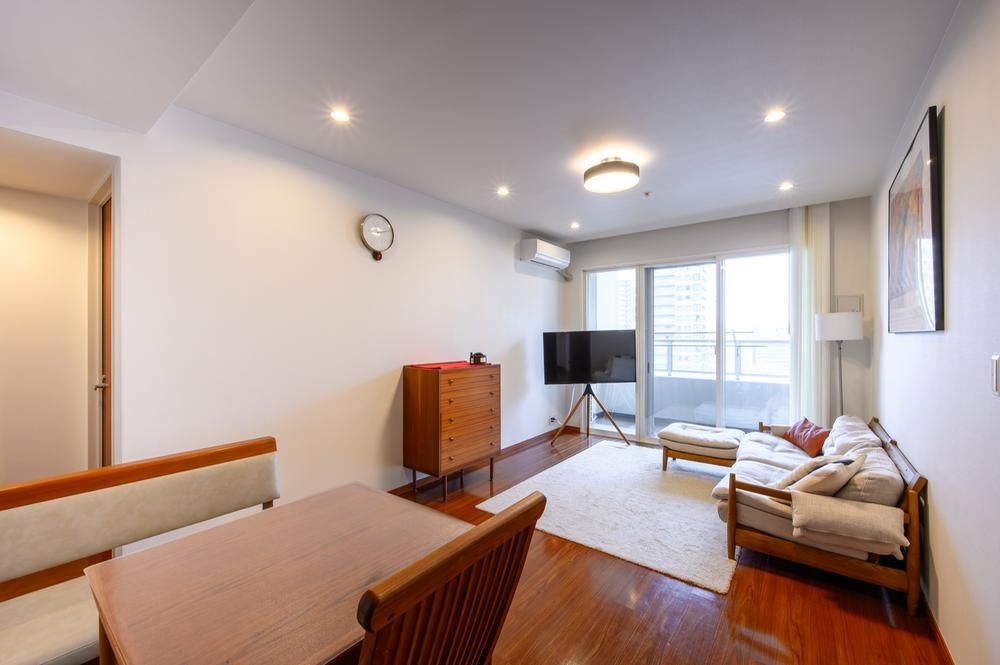 2LDK Apartment for Sale in Shibaura, Minato-ku, Tokyo - Thumbnail 3