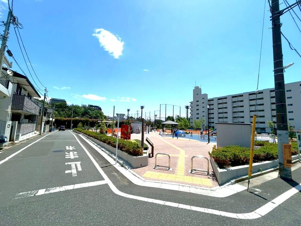 5LDK Detached House for Sale in Nakano, Tokyo - Thumbnail 2