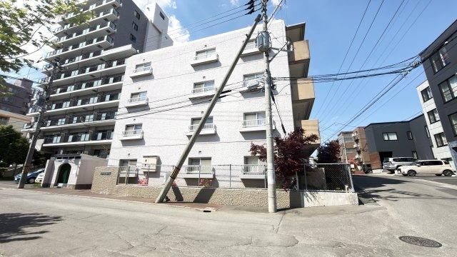 3LDK Apartment for Sale in Minami Ward, Sapporo - Thumbnail 2