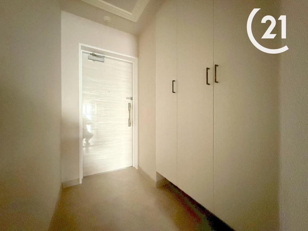 Renovated 3LDK Apartment in Aristo Riverside View Tower, Osaka - Thumbnail 2